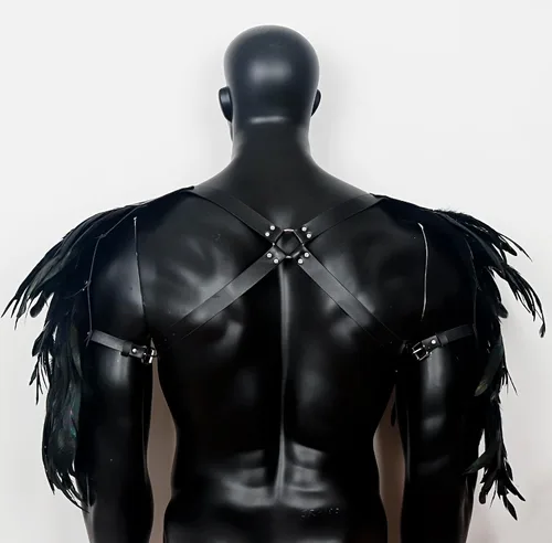 Vista 6 de L'VOW Arnés de plumas góticas para hombre, ajustable, de piel sintética, armadura de hombro, guardias medievales para Halloween y cosplay