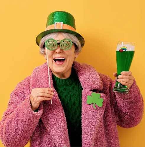 Vista 5 de Simply Charmed Marcadores magnéticos para bebidas del día de San Patricio y dijes de vino para vasos sin tallo, tazas de cerveza o cócteles