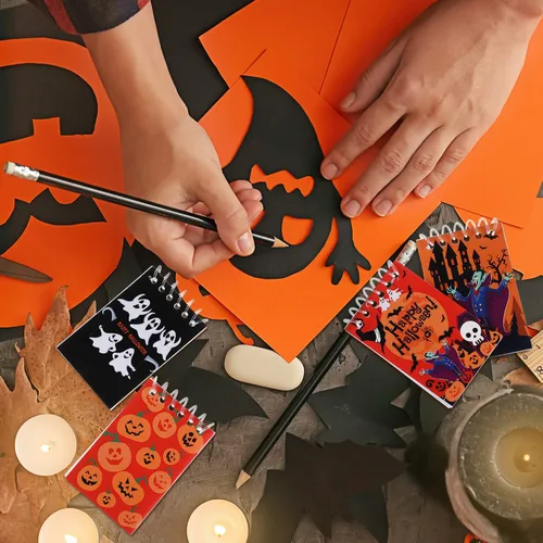 Vista 4 de Outus 48 cuadernos de Halloween en espiral, cuadernos con patrón de calabaza para fiesta de Halloween, suministros escolares en casa, 8 estilos