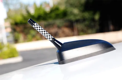 Vista 4 de iJDMTOY Antena corta a cuadros de 3 pulgadas con tema de tablero de ajedrez blanco/negro compatible con Mini Cooper (todos los modelos) y más otros