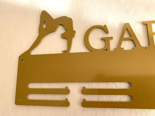 Vista 5 de Soporte personalizado para medallas de gimnasia, nombre personalizado, colgador de medallas de metal deportivo para pared, marco de exhibición