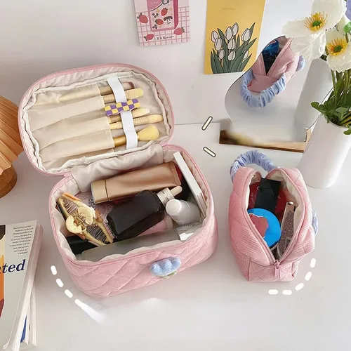 Vista 3 de Bolsa de maquillaje floral kawaii, bolsa para cosméticos y cosméticos, bolsa de viaje estética, organizadora de bolsa de aseo acolchada de hadas