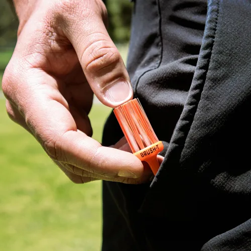 Vista 30 de BRUSH-T Premium Plastic Golf Tees, Unbreakable Innovative Design, Consistent Height, Perfect Golf Gift for Men and Women. Golfing Tees, Works with