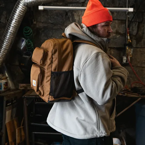 Vista 2 de Mochila de trabajo Legacy de Carhartt, con bolsillo acolchado para computadora portátil y tableta digital