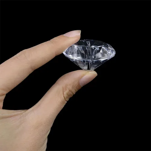 Vista 6 de 24 tarjeteros acrílicos con diamantes para bodas y eventos Acabado cristalino, diseño de base estable, material transparente, estructura ligera