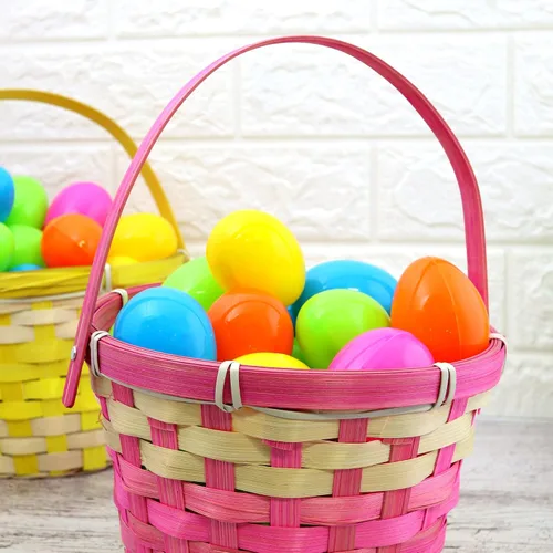 Vista 5 de Huevos de Pascua rellenos de caramelo de plástico a granel con gomas de gelatina y calcomanías, rellenos de cesta, bolsa surtida de 45 (bolsa de 45)