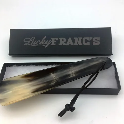 Vista 8 de Lucky Franc's Cuerno de zapato de cuerno real. Cuerno de zapato de vestir para hombres. Calzador de cuerno de lujo hecho a mano para uso en el hogar