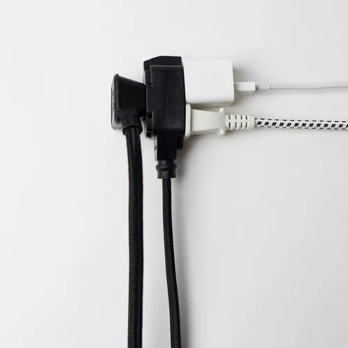 Vista 2 de Globe Electric 22810 - Cable de extensión de tela de 9 pies, 3 salidas polarizadas, enchufe de ángulo recto, 125 voltios, negro, decoración