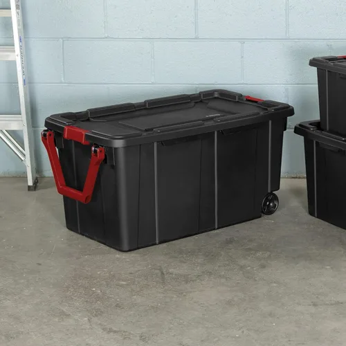 Vista 4 de Juego de 2 cajas de almacenamiento de plástico con ruedas de 40 galones, color negro, contenedores para el hogar