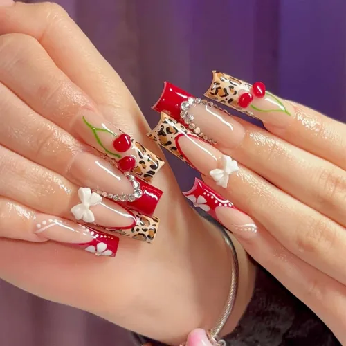 Vista 12 de IMSOHOT Uñas postizas largas cuadradas a presión, puntas francesas de onda verde, uñas postizas con diseños de dijes de mariposa dorada, gel C1-01