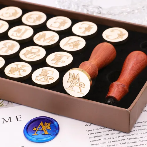 Vista 6 de SWANGSA Kit de sellos de cera del alfabeto, diseño de mariposa vintage, 26 letras A-Z con 2 asas de madera, kit de regalo para invitación de boda