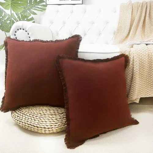 Vista 2 de Juego de 2 fundas de almohada decorativas marrones de 18 x 18 pulgadas, fundas de almohada modernas de granja con borlas de flecos, suaves