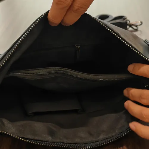Vista 5 de Bolso cruzado de cuero sintético con remache para mujer, bolso de embrague con correa de mano