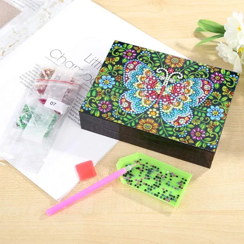 Vista 5 de DIY 5D Colorido Mariposa Diamante Pintura Joyero Kits para Adultos, Forma Especial Cristal Rhinestone Diamante Arte Joyero Organizador de Cuero PU