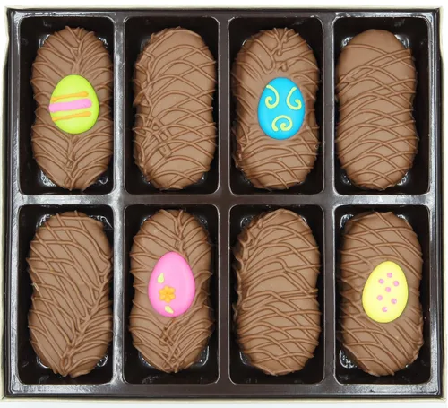 Vista 27 de Galletas de la marca Philadelphia Candies cubiertos por ambos lados de chocolate negro y con leche, y crema de cacahuete de la marca Nutter Butter