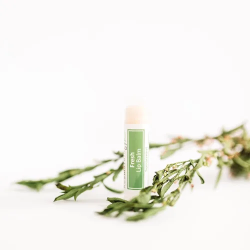 Vista 4 de Kosmatology Bálsamo labial orgánico de menta verde, paquete de 4 unidades, sin cera de abeja, vegano, 100% natural hidratante para labios agrietados