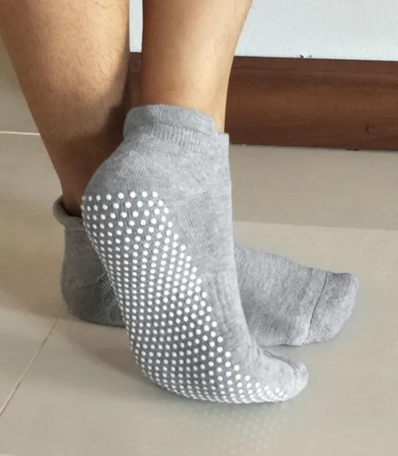 Vista 4 de RATIVE - Calcetines antideslizantes para yoga, pilates y hospitales, para adultos, hombres y mujeres