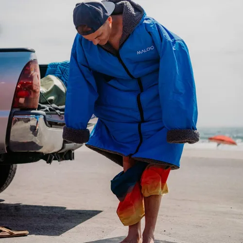 Vista 5 de Malo'o Parka de Surf con Forro Sherpa para Adultos Bata de Cambio, Parka de Natación Impermeable y Resistente al Viento, Bata Seca con Capucha