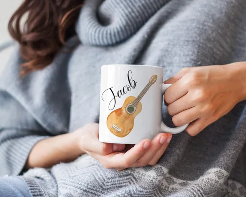 Vista 2 de Taza de café de guitarra personalizada, guitarra con nombre personalizado para hombres, mujeres, niñas, taza para amantes de la guitarra, cumpleaños