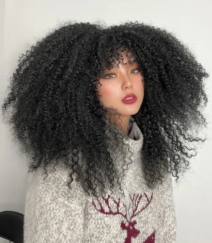 Vista 2 de Sweece - Peluca afro larga y rizada con flequillo para mujeres negras, peluca de cabello rizado de 17 pulgadas (17 pulgadas, negro)