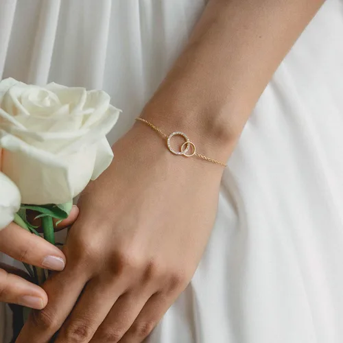Vista 6 de A+O Regalos para mamá, regalo para madre e hija, collar de círculo entrelazado o pulsera