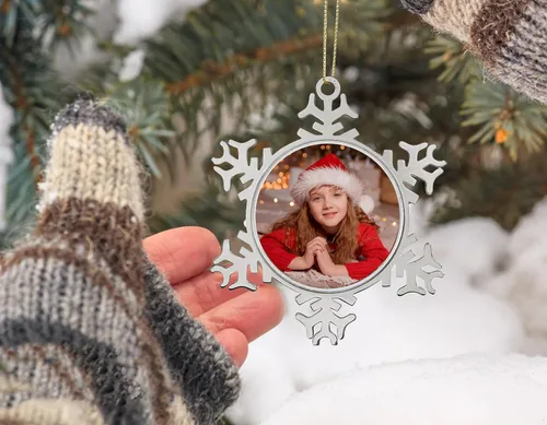 Vista 3 de JUESMOS Adorno de fotos de Navidad 2025 con marco de fotos de copo de nieve para decoraciones de árbol de Navidad, marco de fotos de metal