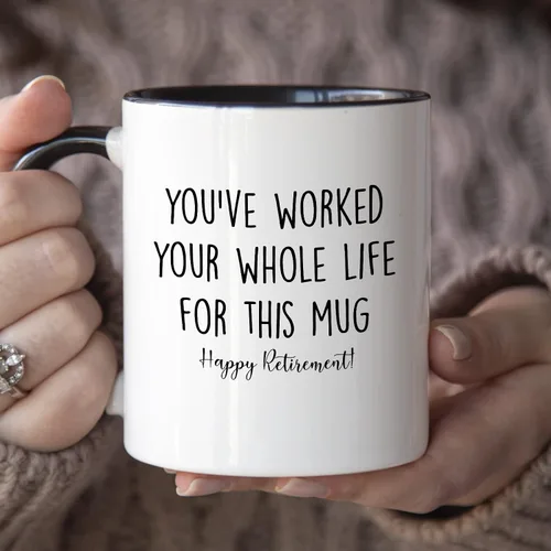Vista 3 de YouNique Designs Taza de jubilación fresca para hombres y mujeres 2024, 11 onzas, taza de feliz jubilación, divertida taza de café de jubilación