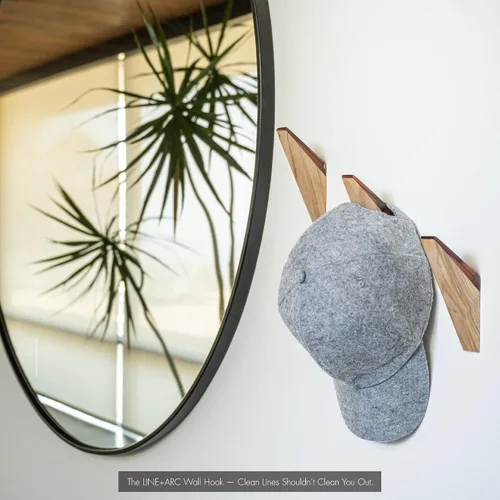Vista 6 de LINE+ARC Gancho de pared de madera de olivo con tapa acrílica