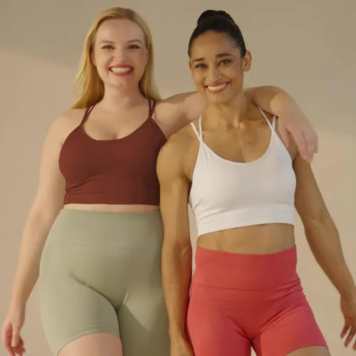 Vista 2 de Evercute Cross Back Sport Bras Padded Strappy Criss Cross Cropped Bras for Yoga Workout Fitness Low Impact