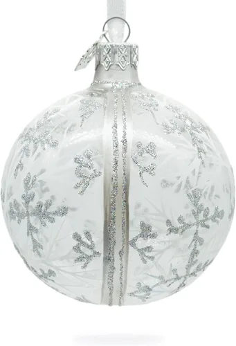 Vista 2 de Copos de nieve en bola de vidrio transparente adorno de Navidad 3.25 pulgadas