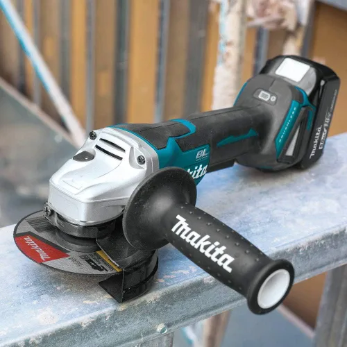 Vista 5 de Makita XAG11T 18V LXT® Amoladora Angular/Cortadora Inalámbrica de 4-1/2” / 5" sin Escobillas de Iones de Litio, con Interruptor de Pala y Freno