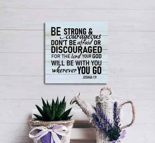 Vista 5 de Letrero de madera religiosa, Joshua 1:9 - Be Strong & Courageous Don't Be Afraid ..., placa de madera, decoración rústica de mesa para el hogar