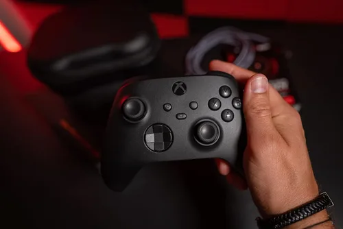 Vista 3 de MODDEDZONE Black Out Smart Rapid Fire Custom Modded Controller Compatible with Xbox One SX for All Major Shooter Games control via phone APP