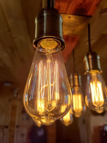 Vista 5 de Rolay Paquete de 6 bombillas Edison vintage de 25 vatios con filamento de jaula de ardilla, 110 ~ 130 voltios, base E26 ST64 Vintage Edison Bulb