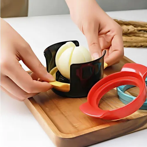 Vista 3 de Cortador de huevos de acero inoxidable 4 en 1 para huevos duros, frutas y más, cortador de huevos sin esfuerzo para ensaladas, sándwiches, tablas