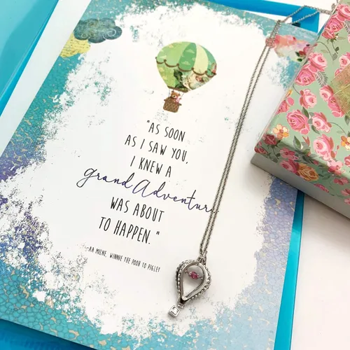 Vista 7 de Smiling Wisdom - Tarjeta de felicitación con texto en inglés "I Knew a Grand Adventure Was About to Happen" y globo aerostático con juego de regalo