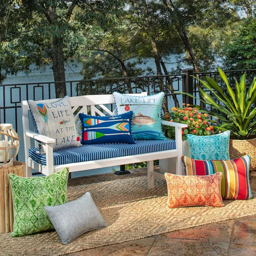 Vista 4 de Pillow Perfect Cojín de pesca Lake Life para exteriores/interiores, 18 x 18 pulgadas, color azul