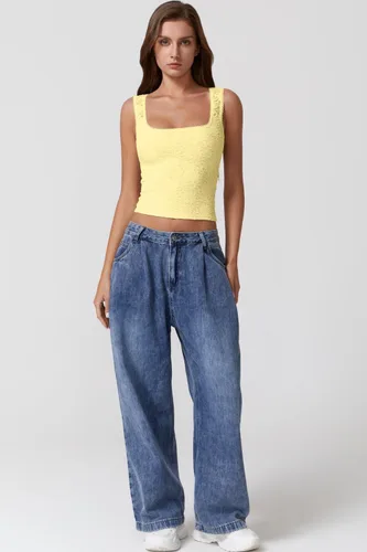 Vista 6 de QINSEN Camiseta sin mangas de doble capa con cuello cuadrado y ribete de encaje para mujer Amarillo claro