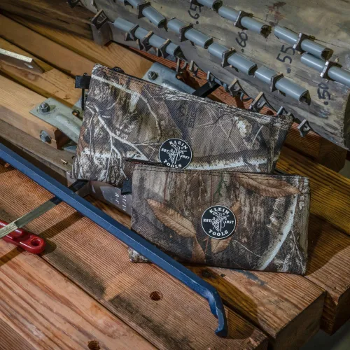 Vista 3 de Klein Tools 55560 Bolsas con cremallera, las bolsas de camuflaje son de 12.5 y 10 pulgadas, camuflaje de tejido balístico 1680d de 2 piezas