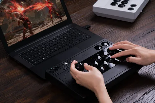 Vista 6 de 8Bitdo Arcade Stick for Xbox Series XS, Xbox One and Windows 10, Arcade Fight Stick with 3.5mm Audio Jack - Officially Licensed (Black)
