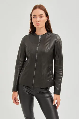 Vista 4 de Bigardini Chaqueta de piel de cordero italiana negra para mujer, estilo sin cuello