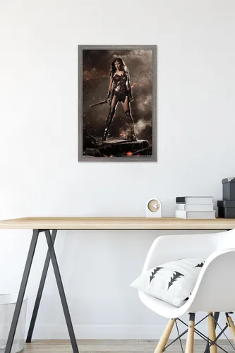 Vista 6 de Trends International DC Comics Movie Batman v Superman - Wonder Woman Wall Poster, 22.4L x 14.7W, Barnwood Framed Version Versión enmarcada Barnwood