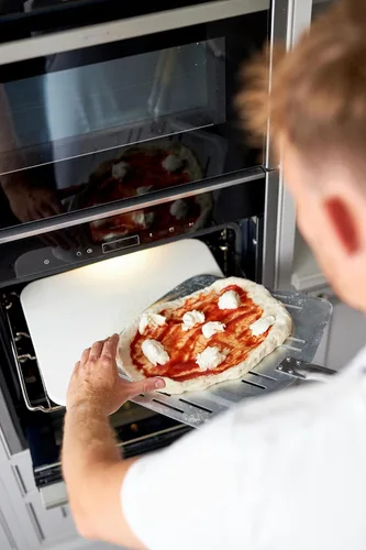 Vista 6 de Hans Grill Pizza Stone PRO XL, piedra rectangular para hornear con cáscara de aluminio