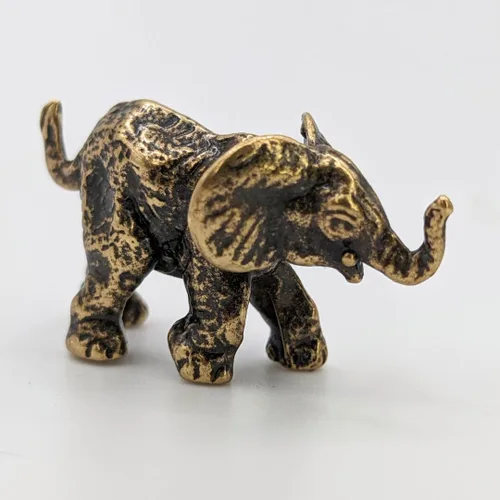 Vista 9 de Figura de elefante bebé hecha a mano, pequeña escultura de elefante coleccionable, adorno en miniatura de metal pequeño animal de la selva