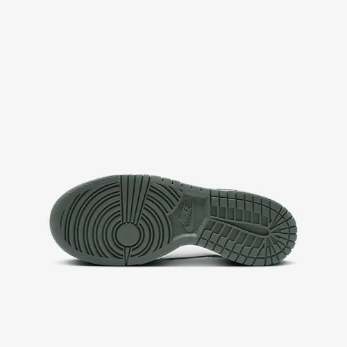 Vista 743 de Nike Kid's Dunk Low Sneaker