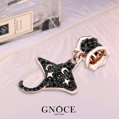 Vista 3 de GNOCE Dije de plata de ley con dije de pez payaso con forma de pez dorado para mujeres y niñas, Metal
