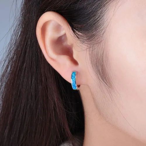 Vista 219 de CiNily Aretes Huggie de ópalo con bisagras, chapados en oro, hipoalergénicos, pequeños aretes de aro para mujeres, adolescentes, niñas, hombres