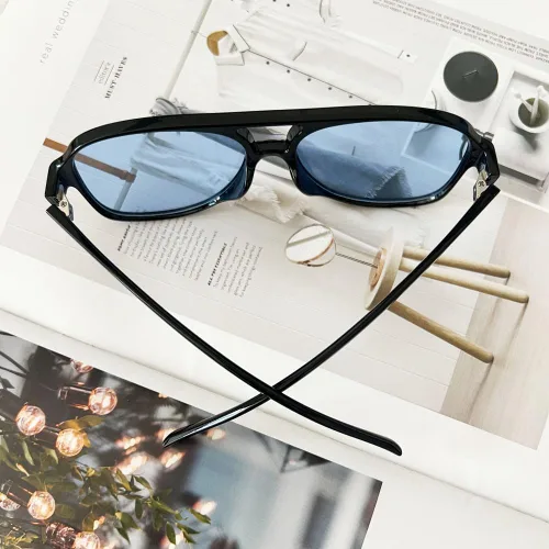 Vista 7 de Ridering Gafas de sol cuadradas retro para mujeres y hombres, con tonos vintage, UV400, lentes de sol clásicos grandes de doble puente estilo aviador