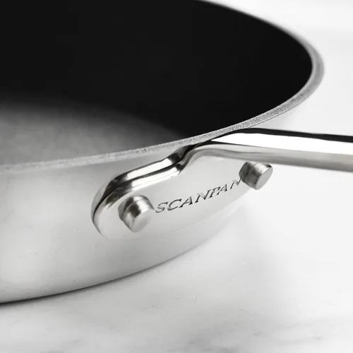Vista 6 de Scanpan Stratanium+ - Juego de sartenes antiadherentes de acero inoxidable de 9.5 y 11 pulgadas con tapas, Maitre D', fabricado en Dinamarca