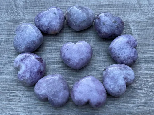 Vista 35 de Corazón hinchado de piedras preciosas al por mayor, corazones hinchados de piedras preciosas pulidas, piedra de palma de cristal, corazón de cristal